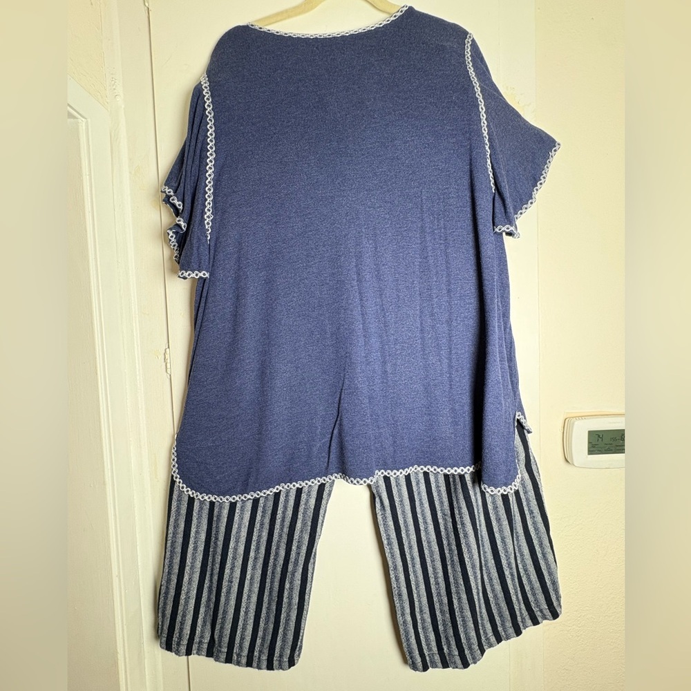Cute Navy and White Pants and Shirt Set Women’s Size 3XL - Picture 5 of 16